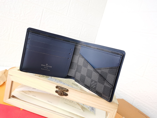 LVコピーウォレット側面デザイン